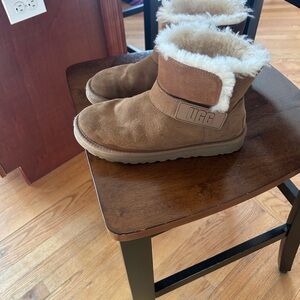 UGG Women's Brown Ankle Boots with Cream Lining